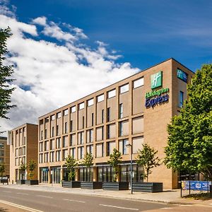 Holiday Inn Express London - Excel By Ihg